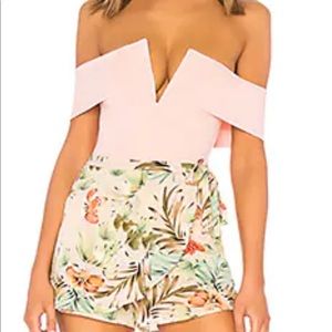 Superdown Deep V bodysuit in blush, XS